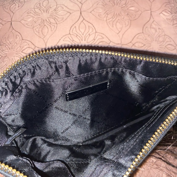 Michael Kors wallet - Picture 2 of 4